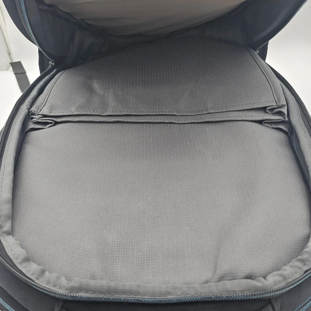 Alienware Vindicator 2.0 Gaming Laptop Backpack Black Blue Accents 17 Inch